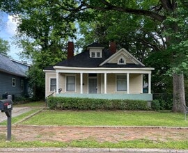 Building Photo - Spacious 3bd/2ba in Capitol View w/ Huge Fenced-In Backyard!