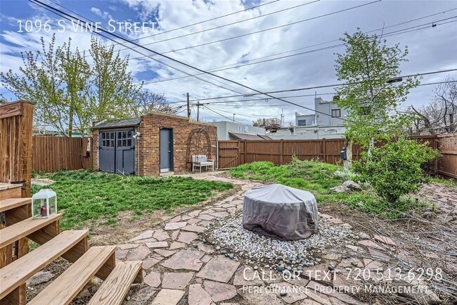 Building Photo - 1096 S Vine St