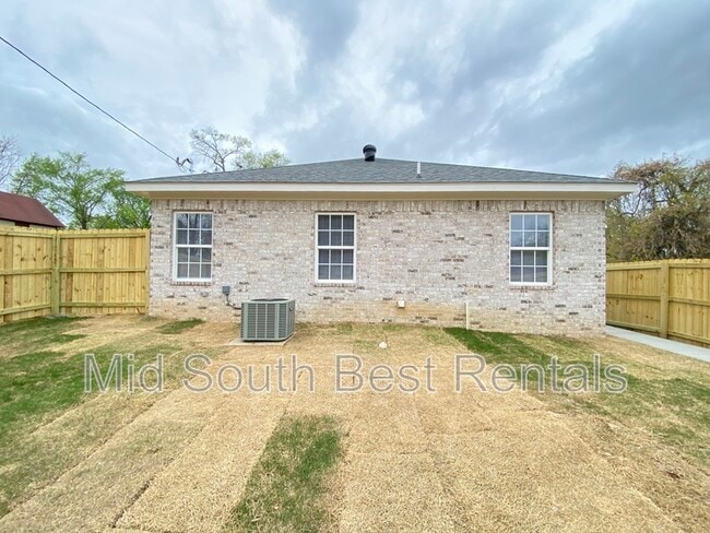 Building Photo - 2101 S Ringo St
