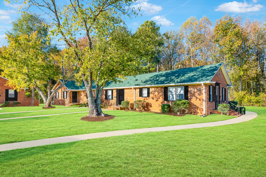 Building Photo - Ponderosa Apartments