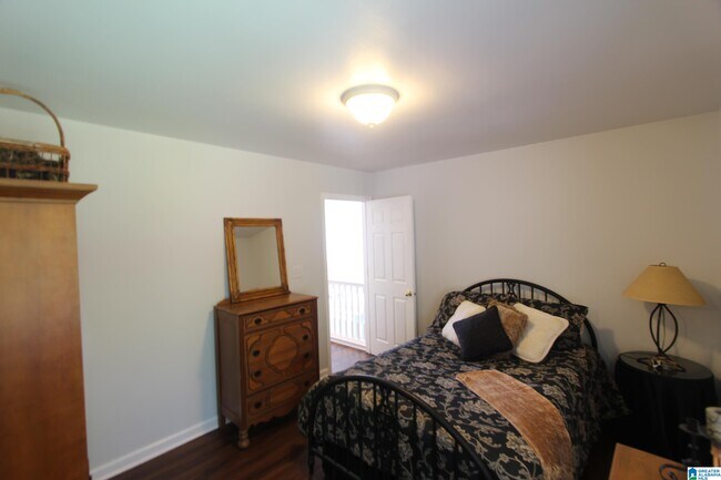Building Photo - 5987 Waterside Dr