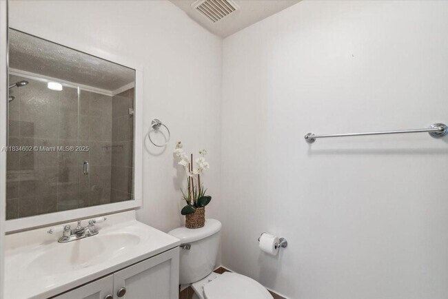 Building Photo - 6952 SW 39th St