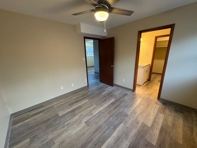 Building Photo - 1 Bed 1 Bath Remodeled! Near K-State! Available May 1!