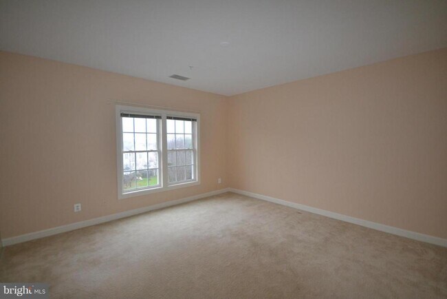 Building Photo - 2236 Sussex Way