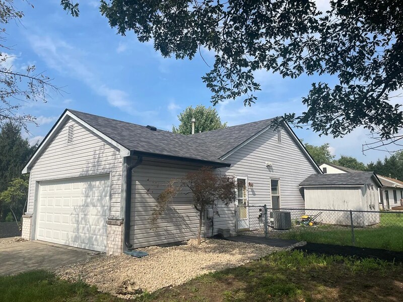 Building Photo - 7461 Cobblestone E Dr