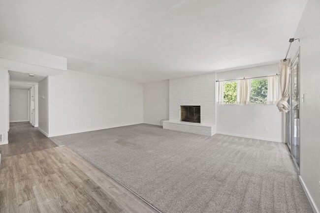 Building Photo - 5318-5320 Brockbank Pl