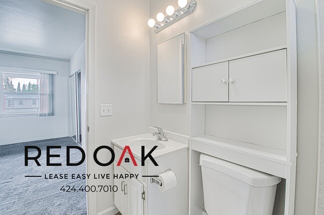 Building Photo - 380 S Sierra Madre Blvd