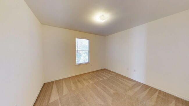 Building Photo - Coastal Comfort Awaits: Spacious 2-Bed, 2-Bath Retreat in Fort Walton Beach!
