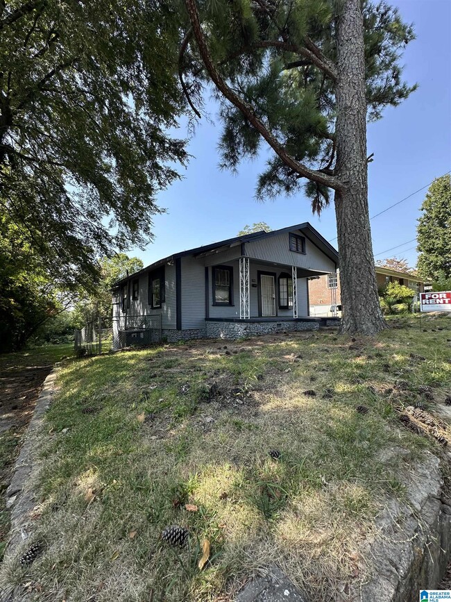 Building Photo - 728 81st Pl S