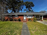 Building Photo - 1305 E 13th St