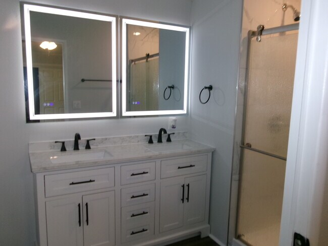 Building Photo - 4 Gentle Ben Path