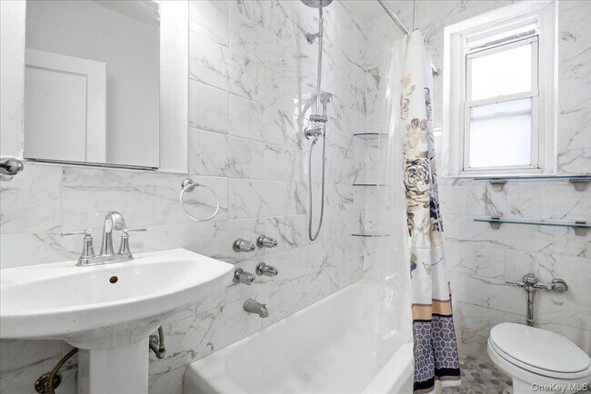 Building Photo - 114-20 Queens Blvd