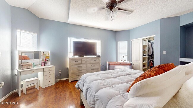 Building Photo - 10803 Elise St