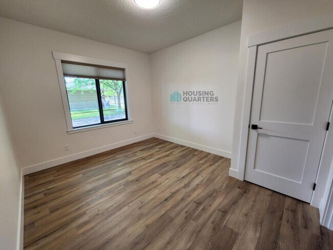 Building Photo - 8416 E Maringo Dr