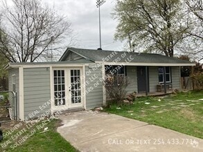 Building Photo - 103 Bulldog St