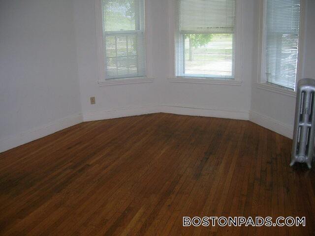 Building Photo - 137 Park Dr