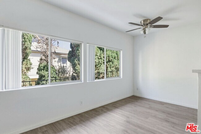 Building Photo - 11746 Goshen Ave