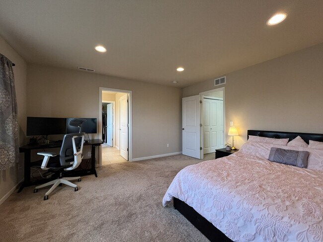 Building Photo - Stunning 4 Bedroom + Loft Bethany Home with Open Layout, Stainless Steel Kitchen, Two Car Garage ...