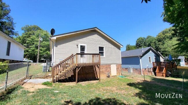 Building Photo - 4006 Coltrain Rd