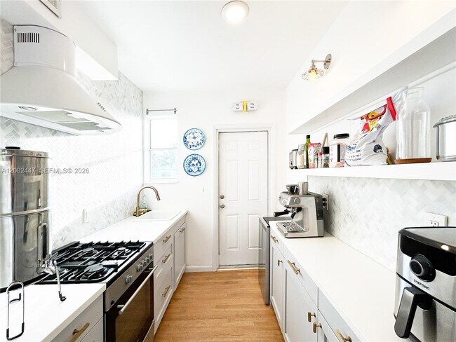 Building Photo - 1255 Marseille Dr