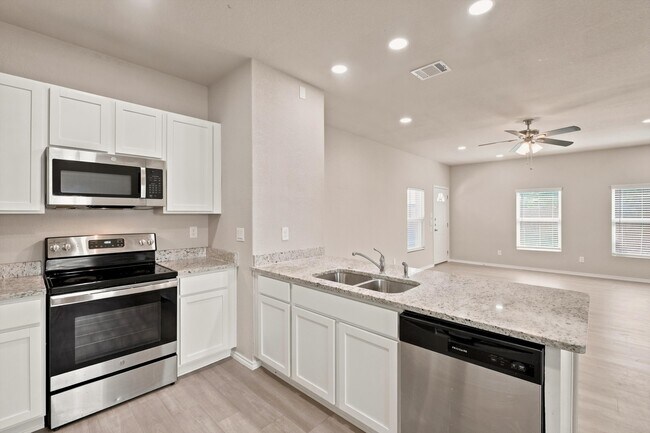 Building Photo - 7226 Briar Pl