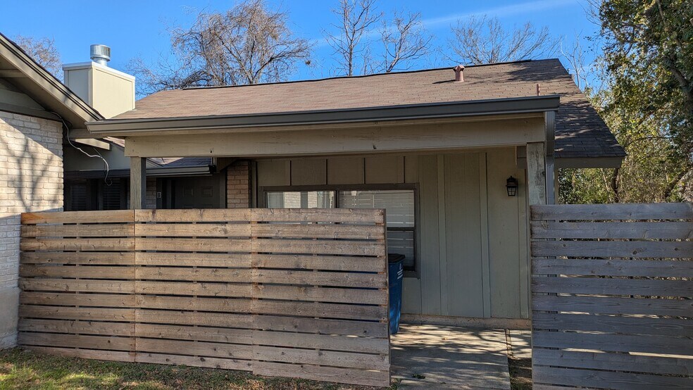 Building Photo - 6407 Auburn Dr