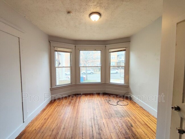 Building Photo - 1644 Chapel St