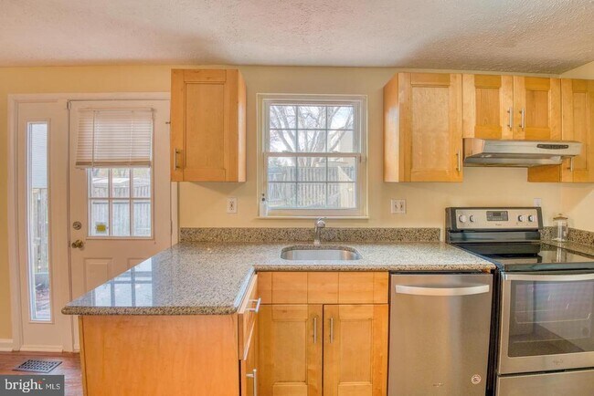 Building Photo - 9220 Pinenut Ct