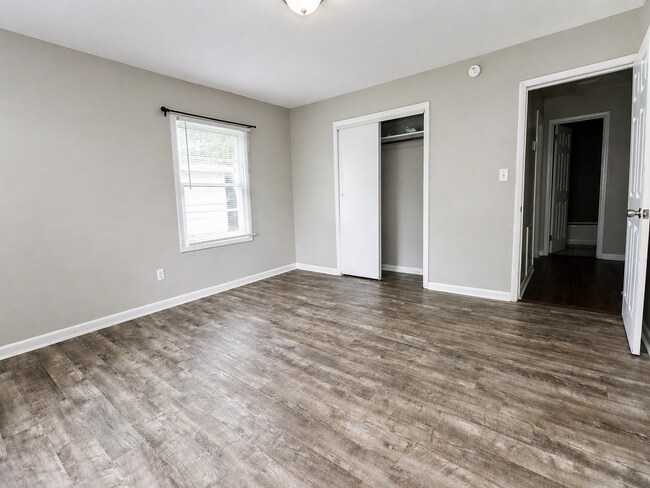 Building Photo - Move-in Special: Receive a $300 gas card with approved application and signed lease.-167 2nd ST S...