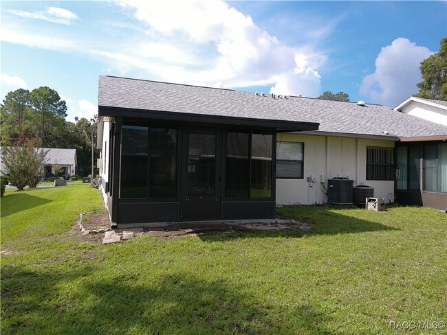 Building Photo - 1870 Arrowwood Ln