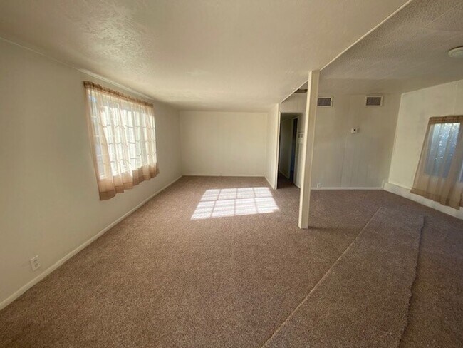 Building Photo - 2 BR Willow Beach with BOAT/RV Marina Membership available!