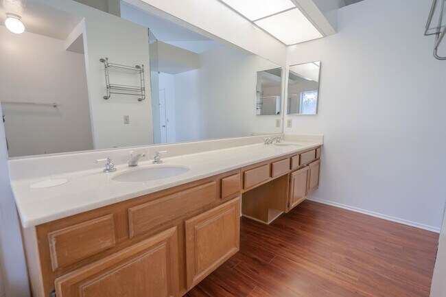 Building Photo - 24921 Chicory Ct