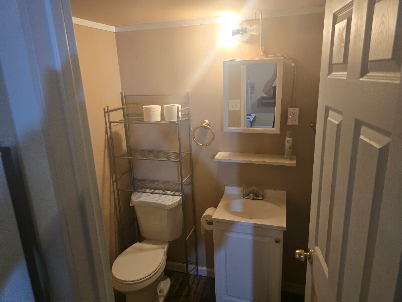 Building Photo - 425 S 98th Pl