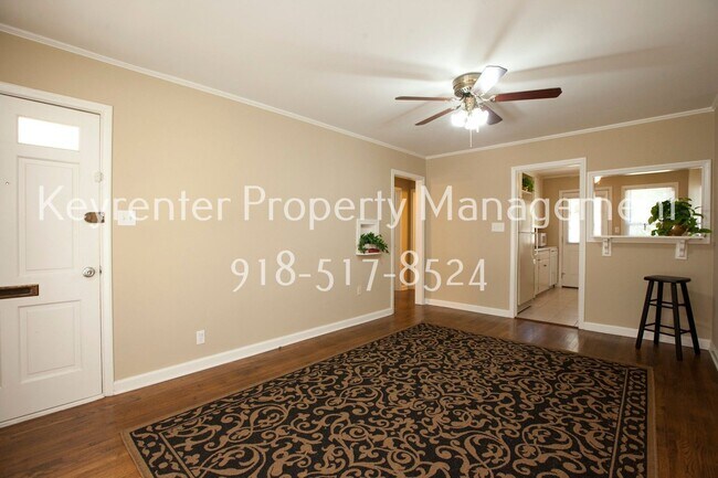 Building Photo - Stunning 2 Bed 1 Bath Home on Quiet Street: NO PETS!