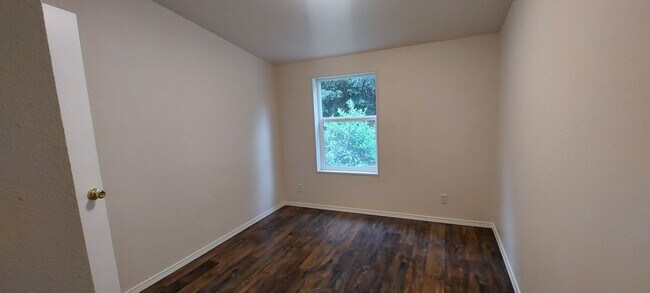 Building Photo - 6740 Greystone Ln