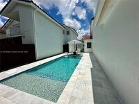 Building Photo - 5020 SW 154th Ave