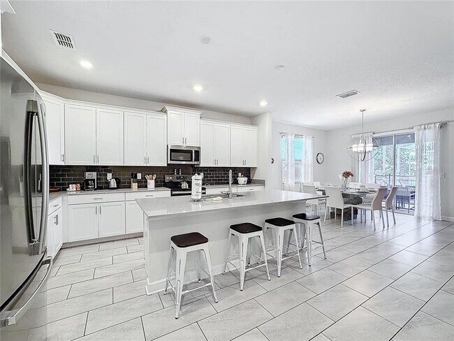 Building Photo - 1589 Flange Dr