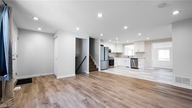 Building Photo - 348 Silver Meadows Blvd