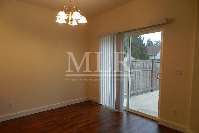 Building Photo - Cirque Dr W 8013-