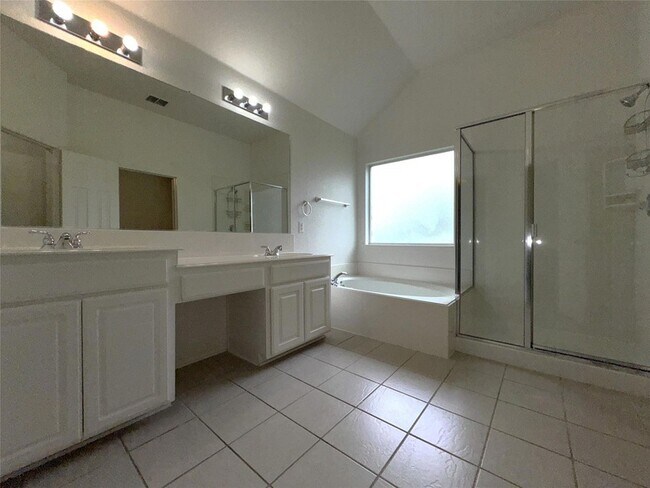 Building Photo - 9602 Glenshee Drive