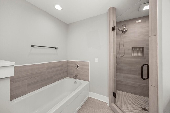 Building Photo - 505A Moore Ave