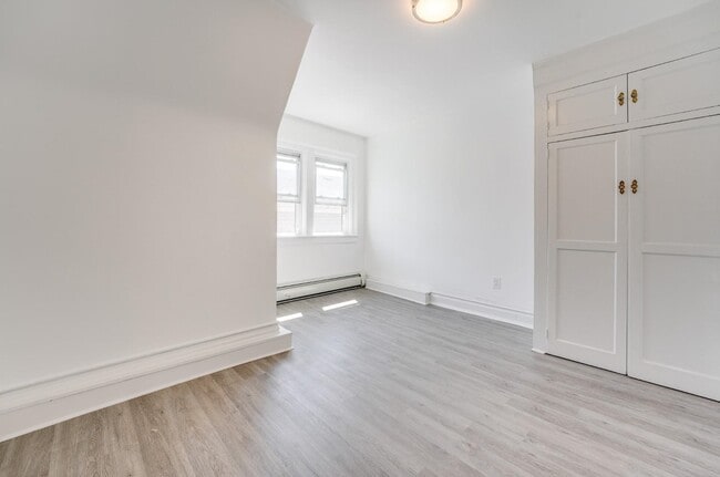 Building Photo - 304 Fulton Ave