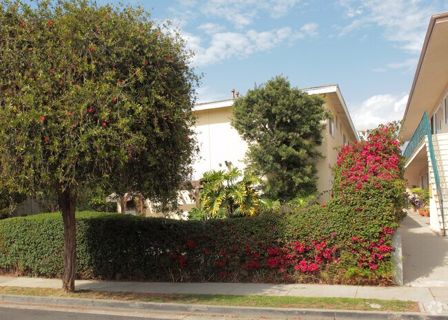 Building Photo - 517 Raymond Ave