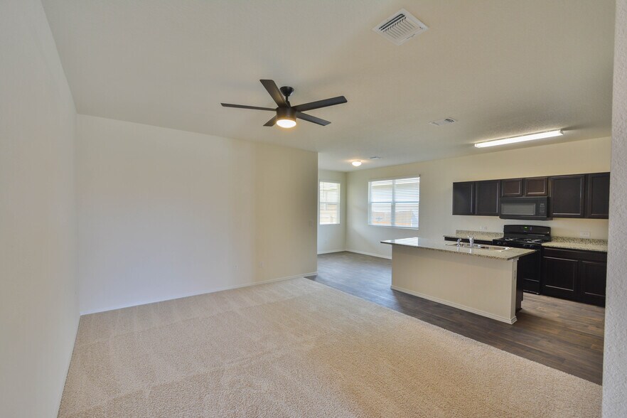 Spacious living room and kitchen with breakfast nook - 3702 Chappie Lane