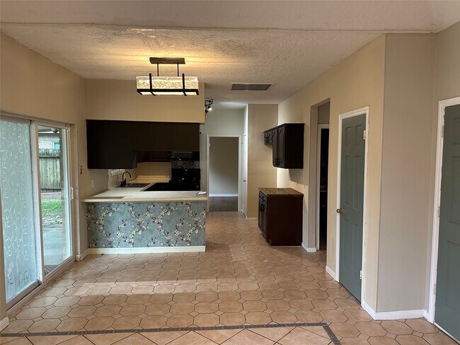 Building Photo - 13634 Cedar Point Dr