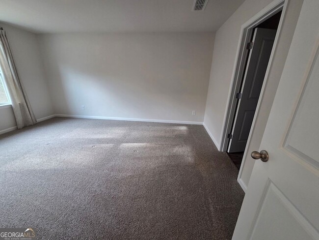 Building Photo - 167 Vly Oak Dr