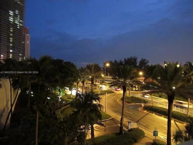 Building Photo - 19201 Collins Ave