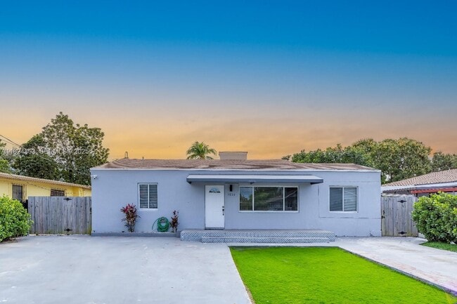 Building Photo - 1836 NW 16th Terrace