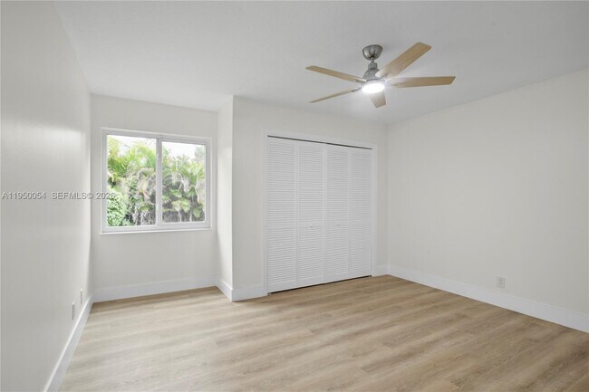 Building Photo - 12090 164th Ct N