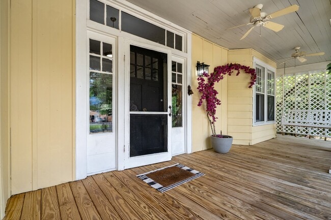 Building Photo - 802 N Poplar St